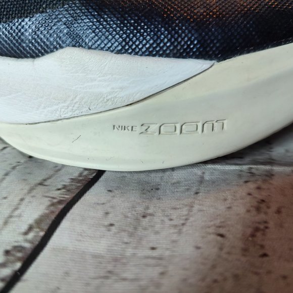 Nike Hyperdunk Zoom High Top Athletic Shoe Royal Blue Size 8 Gently Worn - Picture 3 of 10